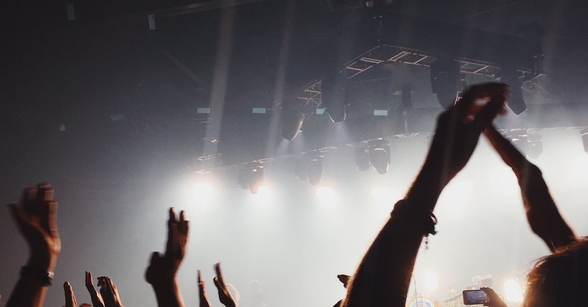 Historical Evolution of Traditional Festival Flags